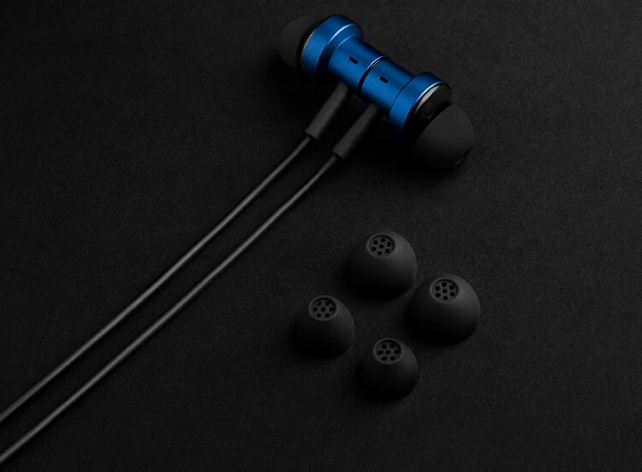 Xiaomi-Mi-Dual-Drivers-In-ea-Earphones-5